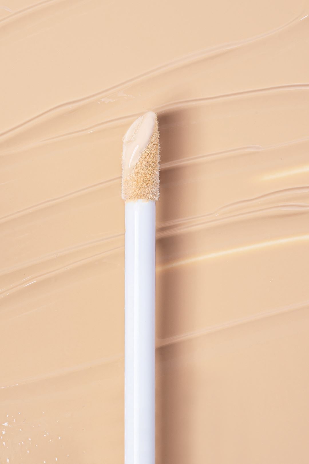 NEW Instant Blur HD Concealer